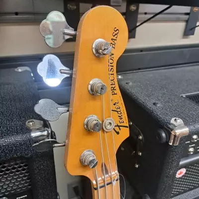 Fender Steve Harris Signature Bass 3
